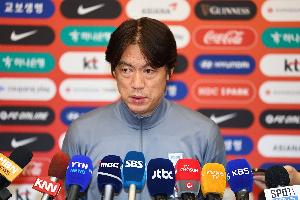 洪明甫：每场比赛都会全力以赴 选择多名年轻后卫是为未来做准备