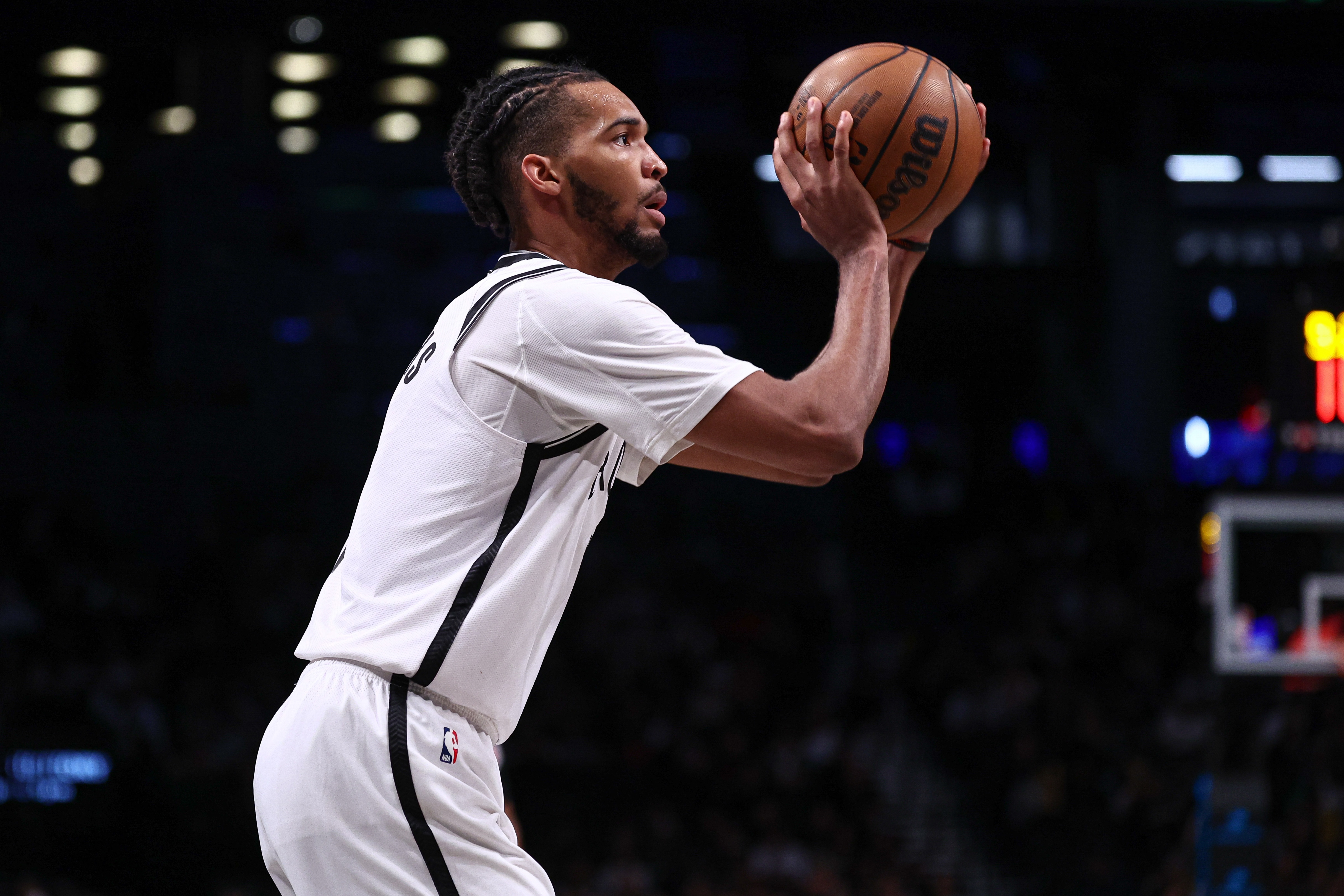 美记:扎伊尔-威廉姆斯放弃了新合同中被动获得的交易否决权